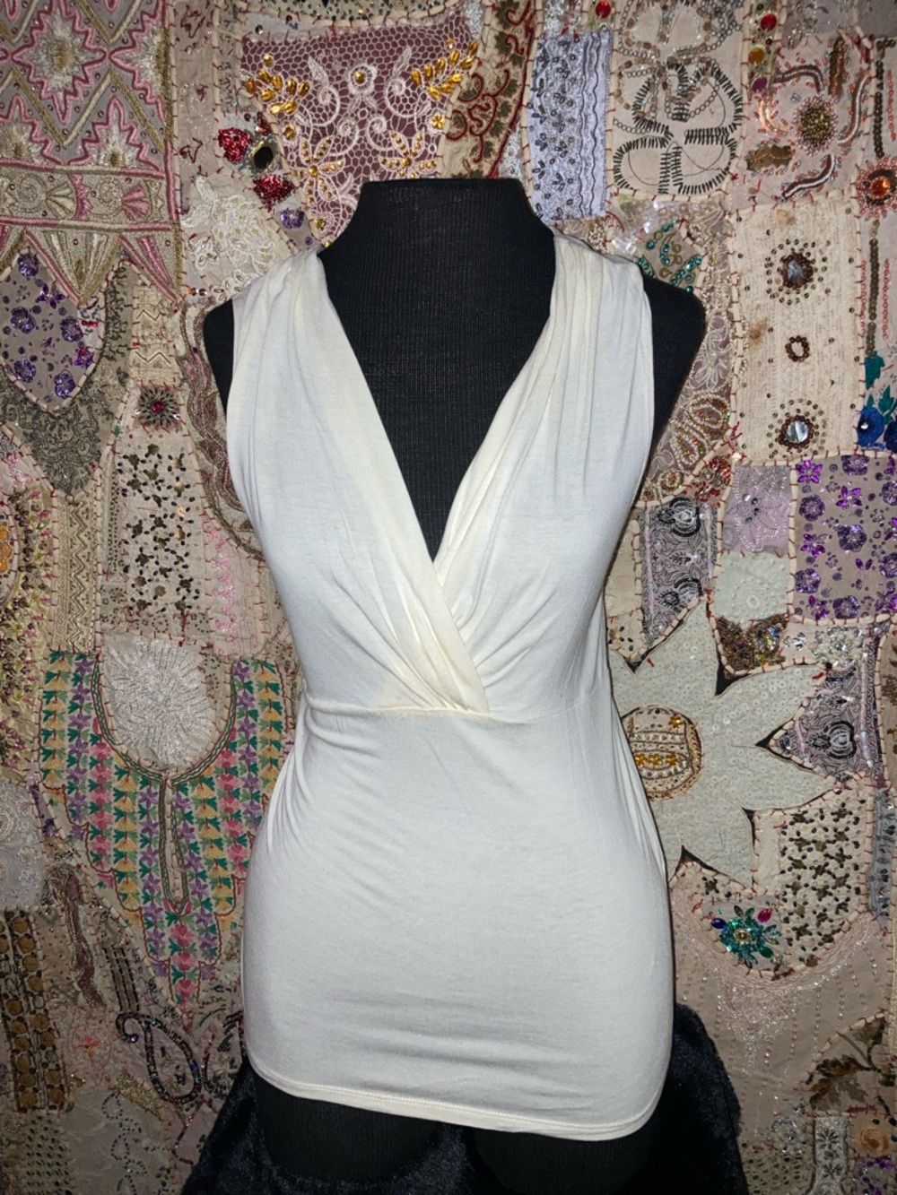 Josephine Chaus Cream Sleeveless Surplice V-Neck Top